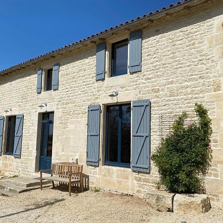 Chateau Des Loups - Les Pommiers Echire Esterno foto