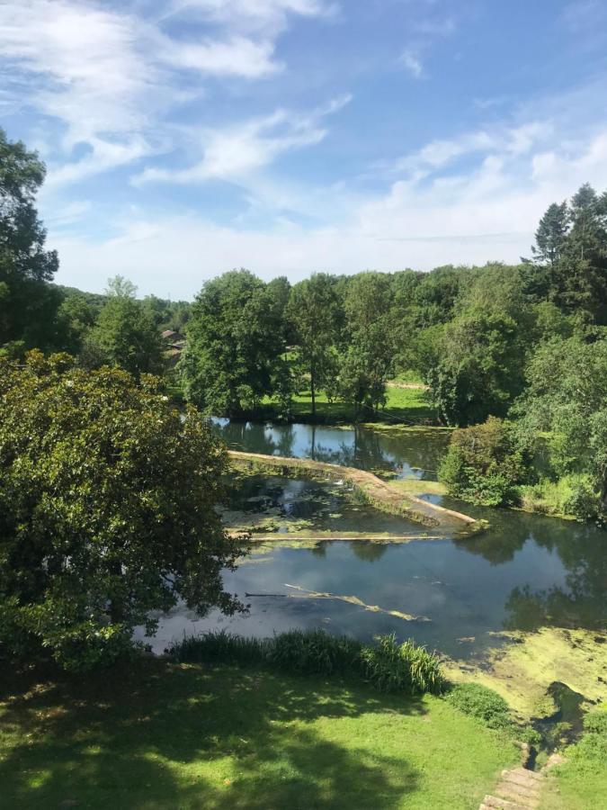 Chateau Des Loups - Les Pommiers Echire Esterno foto