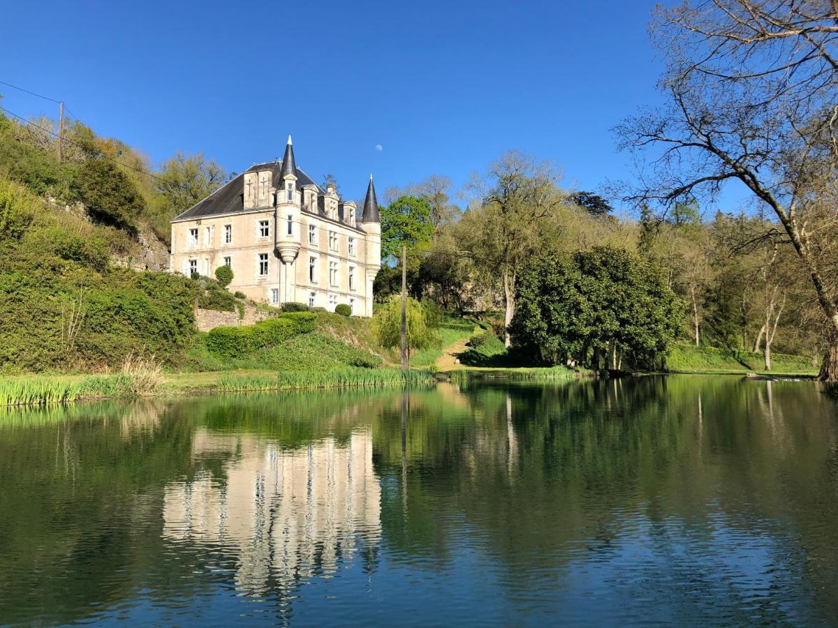 Chateau Des Loups - Les Pommiers Echire Esterno foto