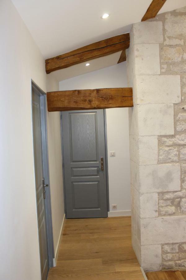 Chateau Des Loups - Les Pommiers Echire Esterno foto