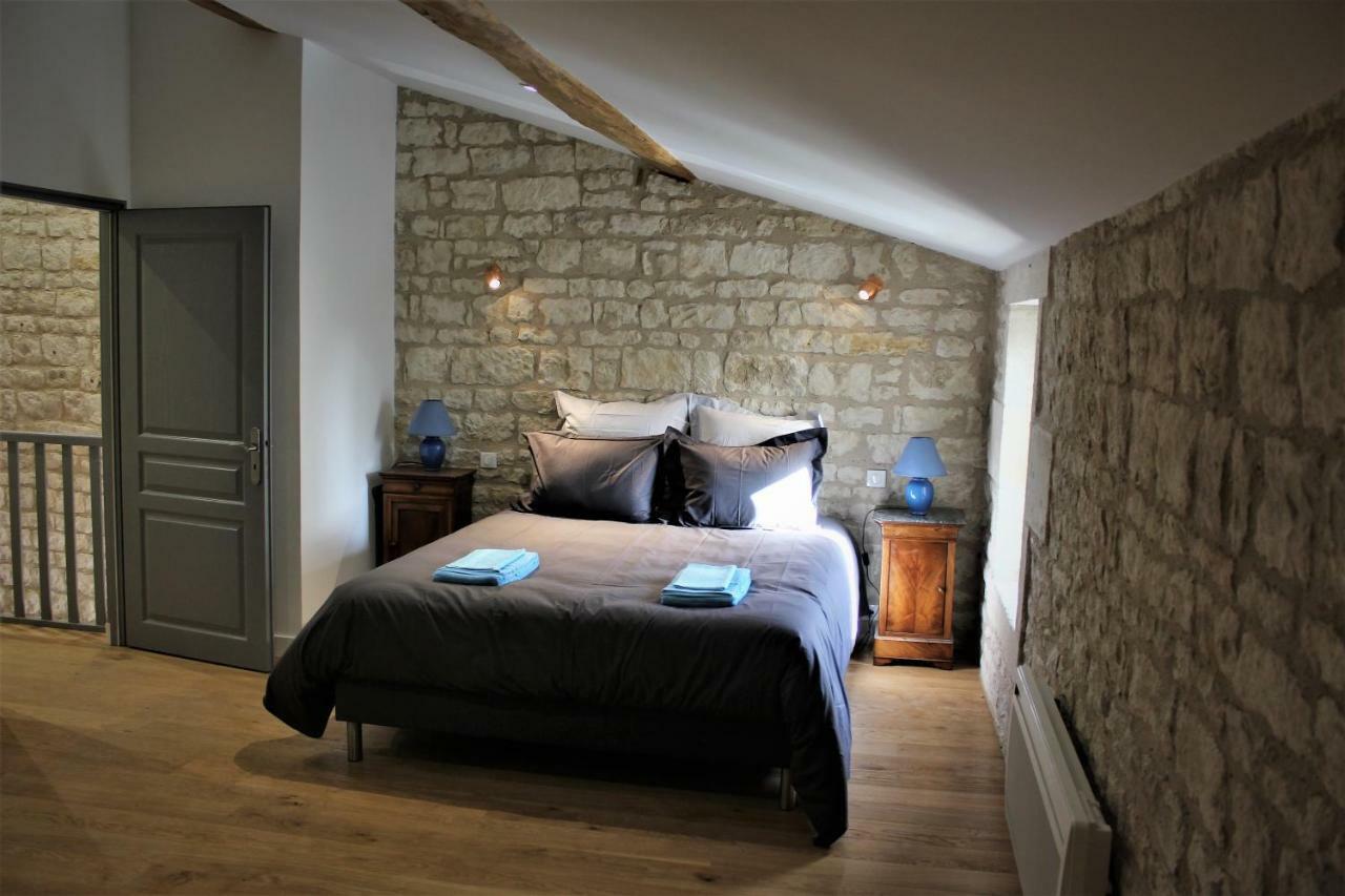 Chateau Des Loups - Les Pommiers Echire Esterno foto