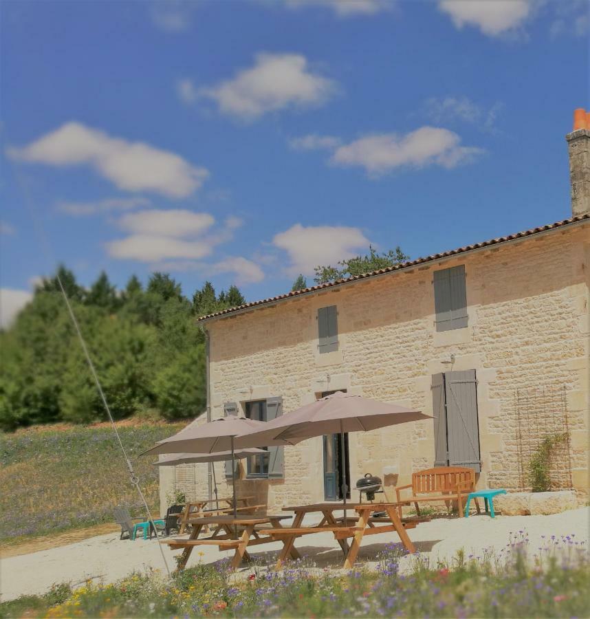 Chateau Des Loups - Les Pommiers Echire Esterno foto